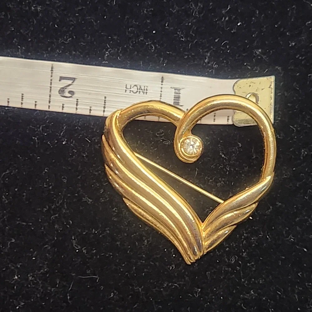 Vintage JJ Jonette Jewelry Gold Tone Winged Heart Rhinestone Brooch Pin